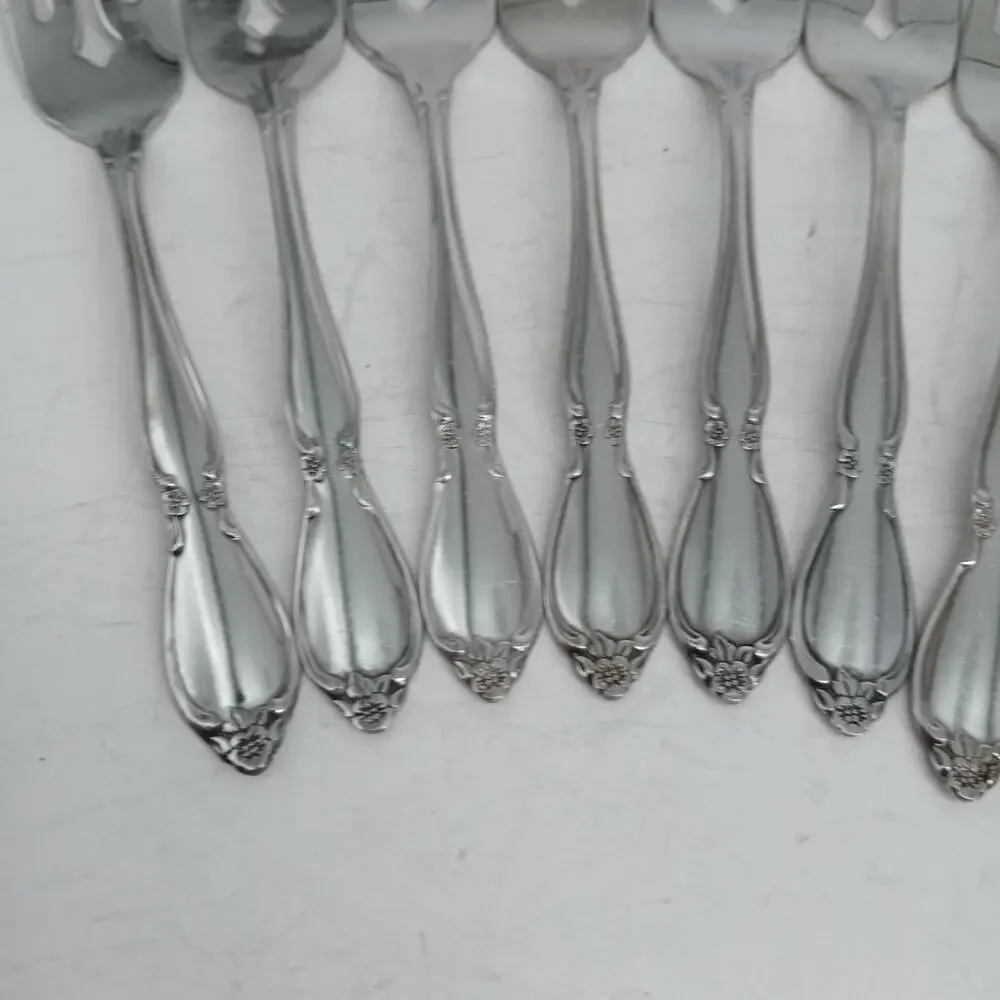 8X SF Oneida Community CHATELAINE Salad Forks Stainless Betty Crocker